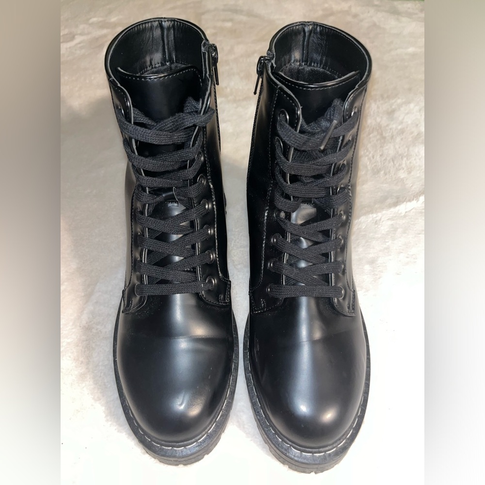 Black womens 10m runs small Combat boots